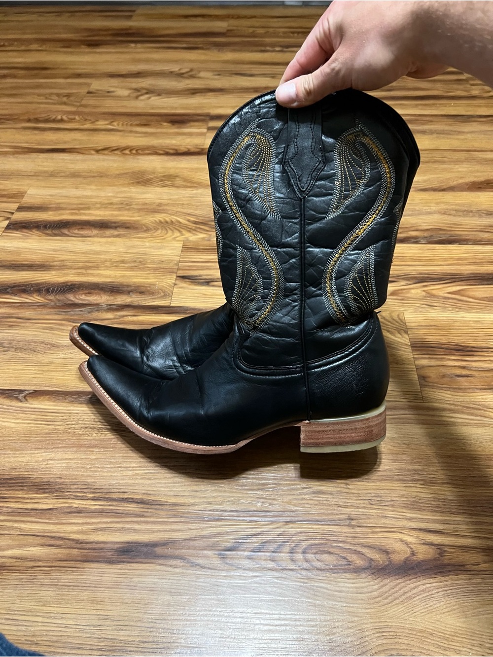 Men's Black Leather Western Boots with Contrast Stitching